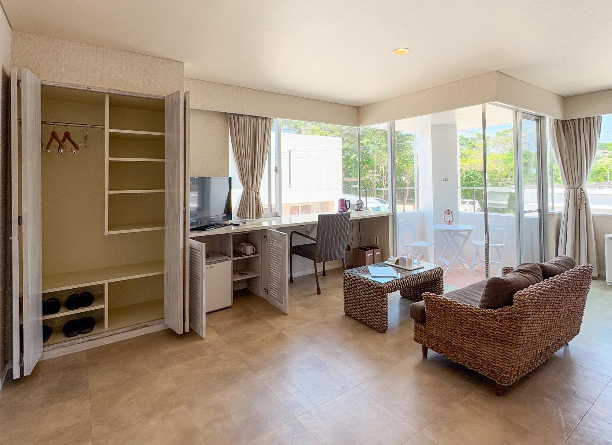 Alaise De Bale Ishigaki Hotel Ishigaki  Bagian luar foto
